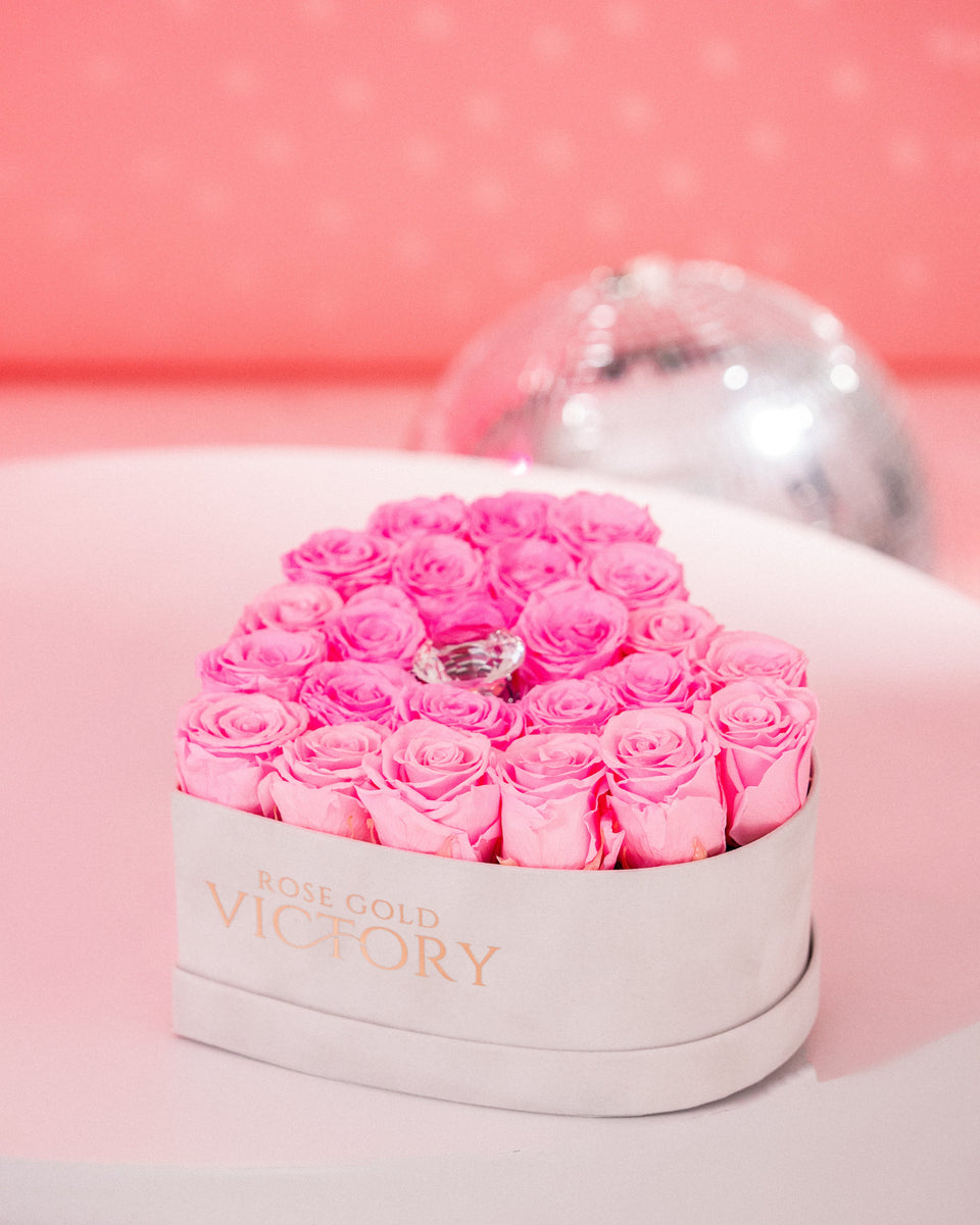 Forever Roses in Heart Box– Rose Gold Victory