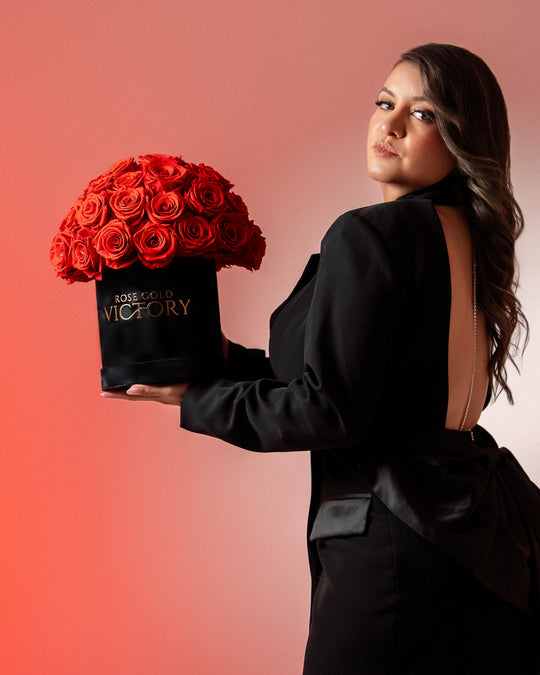 Red Bouquet in Black Round Box